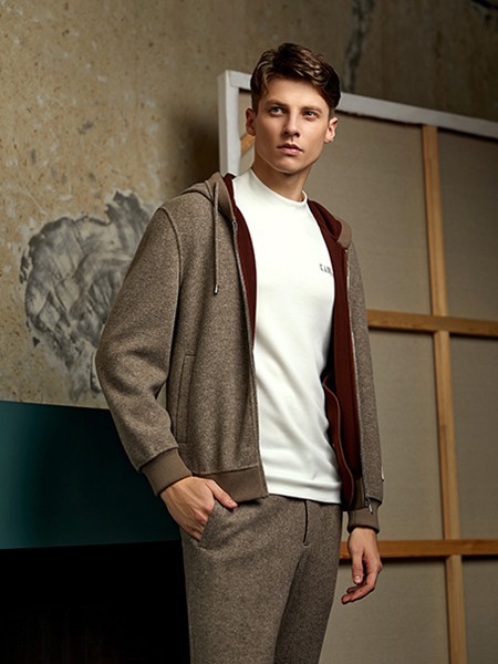 卡莱米路男装2021秋冬季白色毛衣