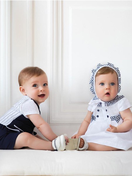 麦悠2022春夏季白色连衣裙