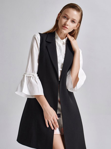 艾露伊女装2022春夏季黑色马夹