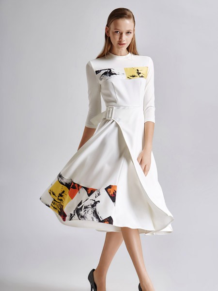 艾露伊女装2022春夏季白色连衣裙