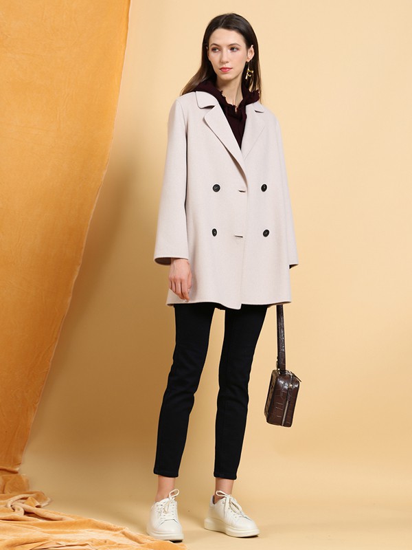 华人杰女装2021秋冬季白色大衣