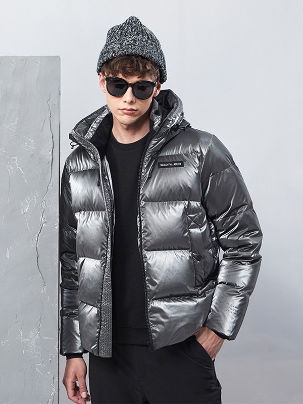 思凯乐运动装2021秋冬季银色羽绒服
