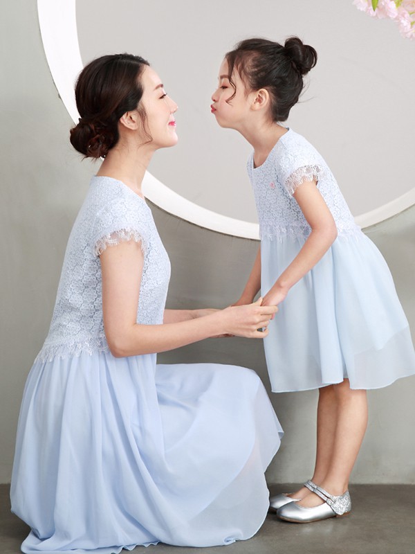 步步发现童装2022春夏季蓝色连衣裙