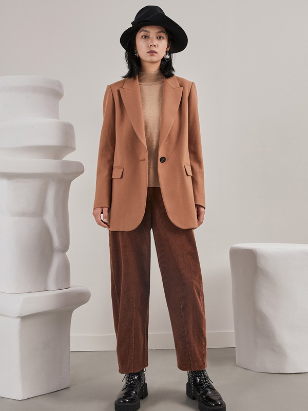 子苞米 2021秋冬季卡其色西装