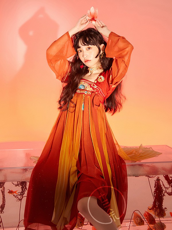 十三余女装2022春夏季橙色连衣裙