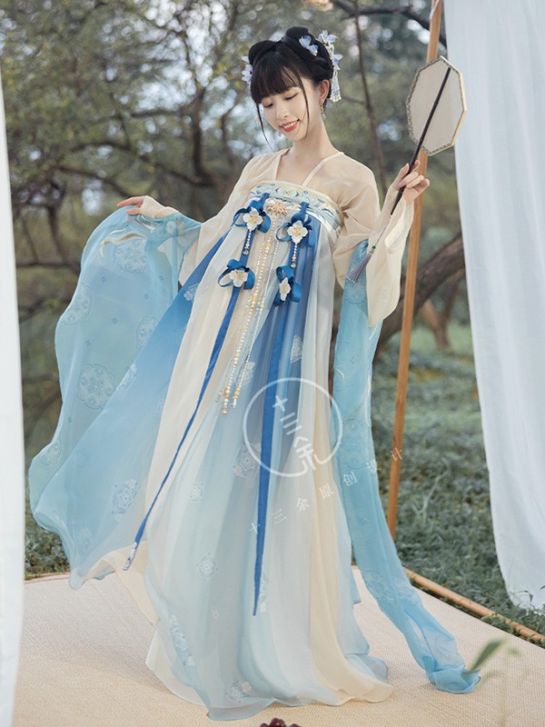 十三余女装2022春夏季蓝色连衣裙