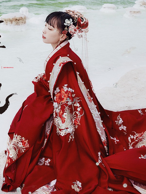 十三余女装2022春夏季红色连衣裙