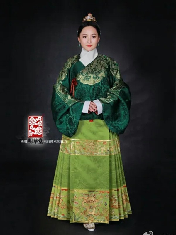 明华堂女装2022春夏季绿色百褶裙