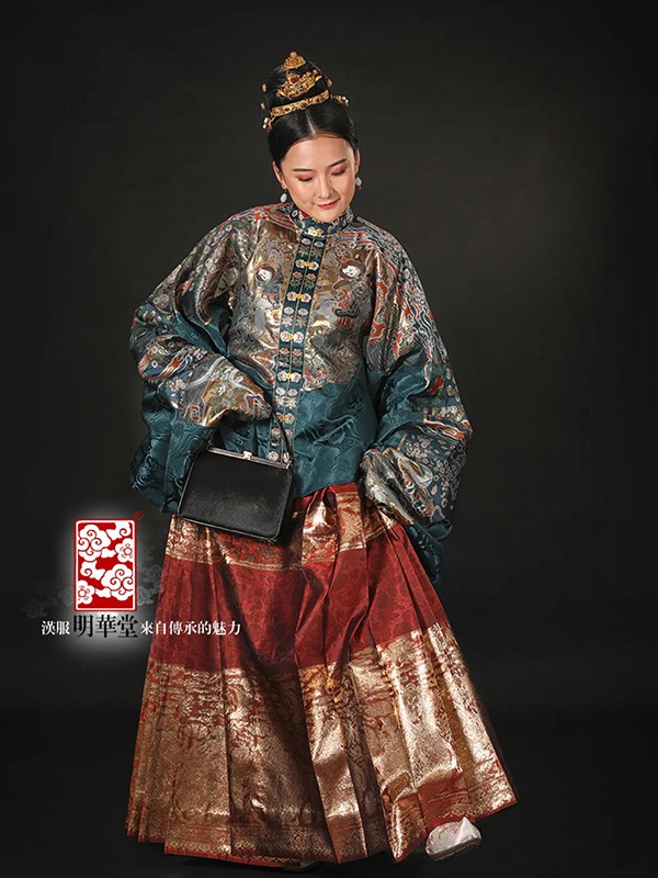 明华堂女装2022春夏季红色长裙