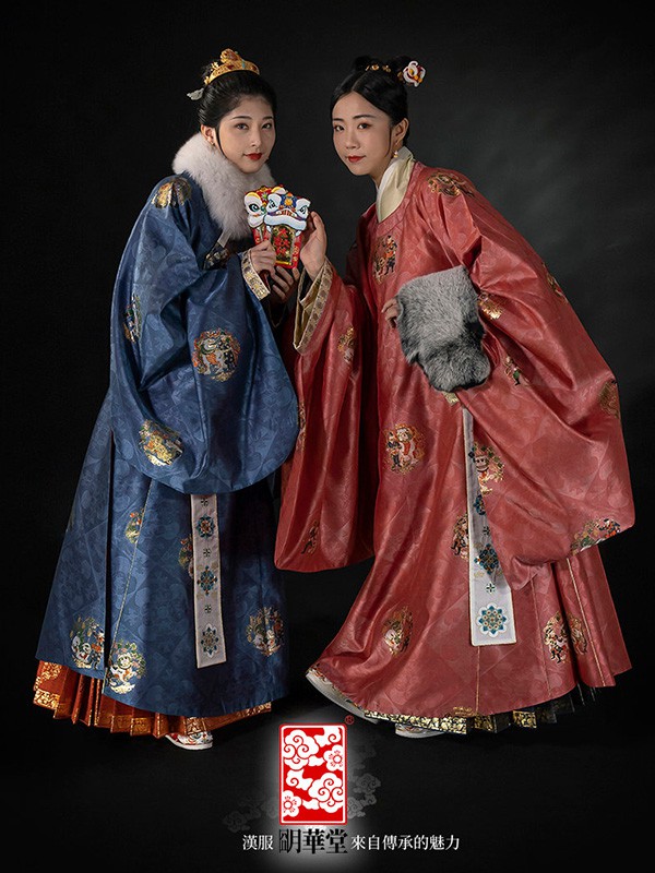 明华堂女装2022春夏季红色外套