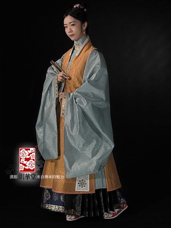 明华堂女装2022春夏季拼色外套