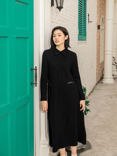 因为2022春夏季黑色连衣裙