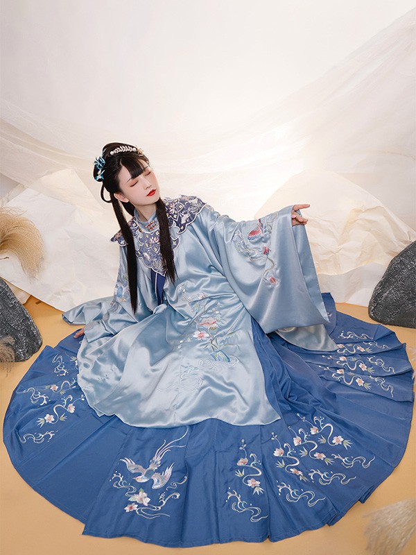 花神记女装2022春夏季蓝色百褶裙