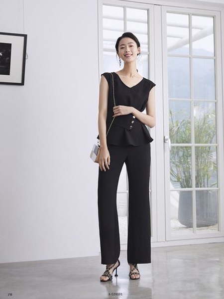 婉枫2022春夏季黑色阔腿裤