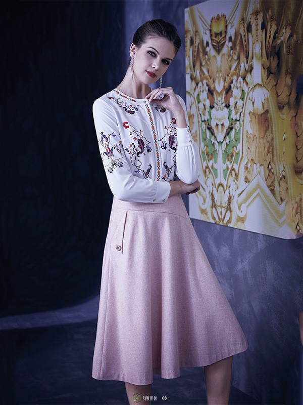 伯妮斯茵2022春夏季白色衬衫