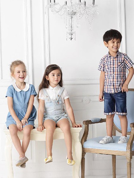 童话故事童装2022春夏季白色T恤