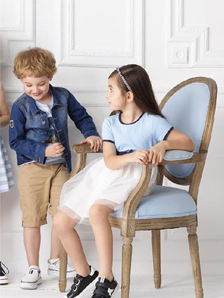 童话故事童装2022春夏季卡其色短裤