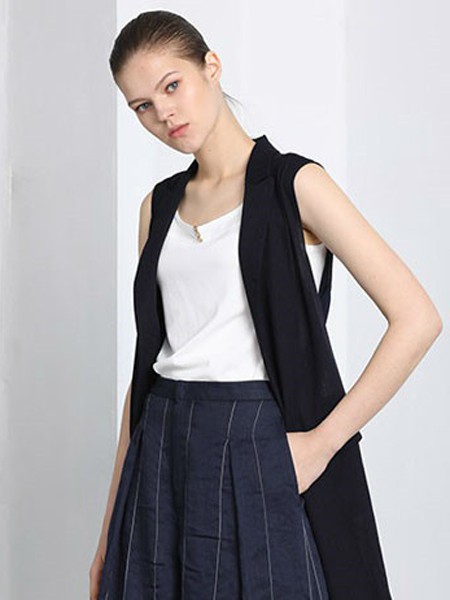 摩雯思2022春夏季白色背心