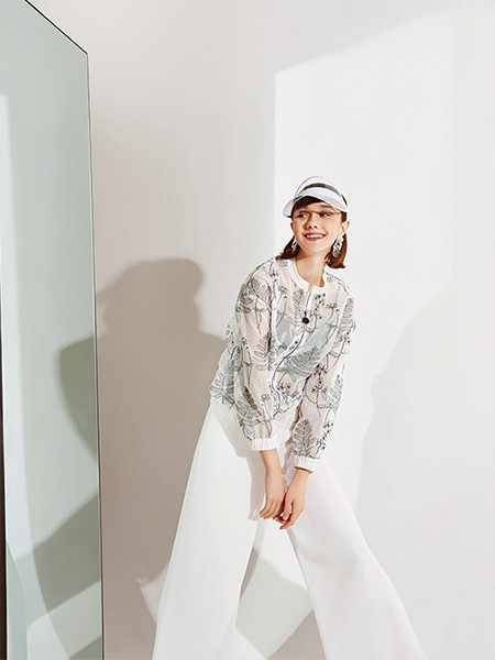 伊缔莎女装2022春夏季白色阔腿裤