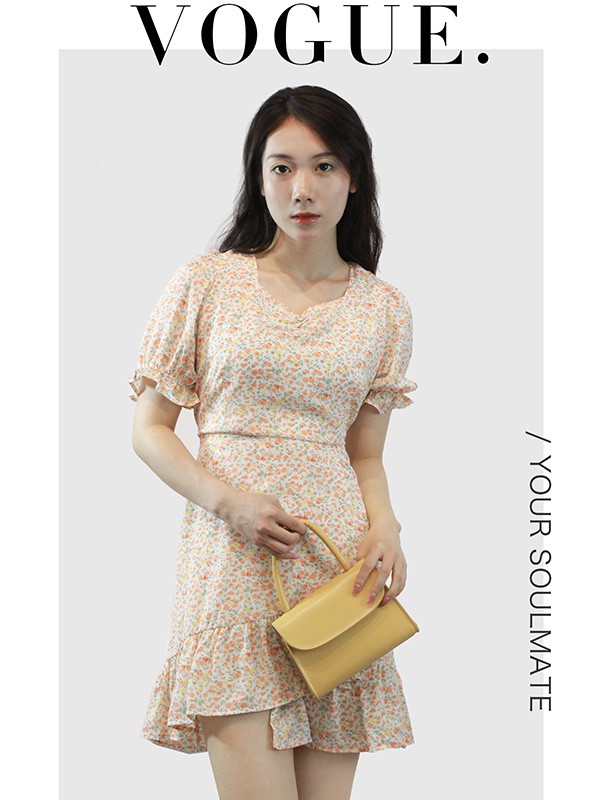 集娴2022春夏季米色连衣裙