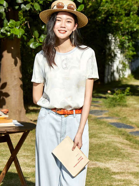 丽迪莎2022春夏季白色T恤