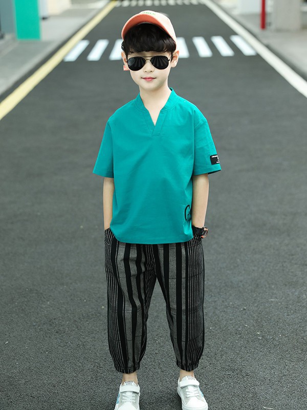 依码当先童装2022春夏季绿色T恤