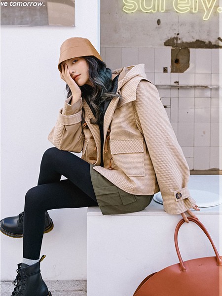 E女装2021秋冬季卡其色大衣