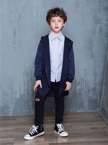 蓝色大象童装2021秋冬季白色衬衫