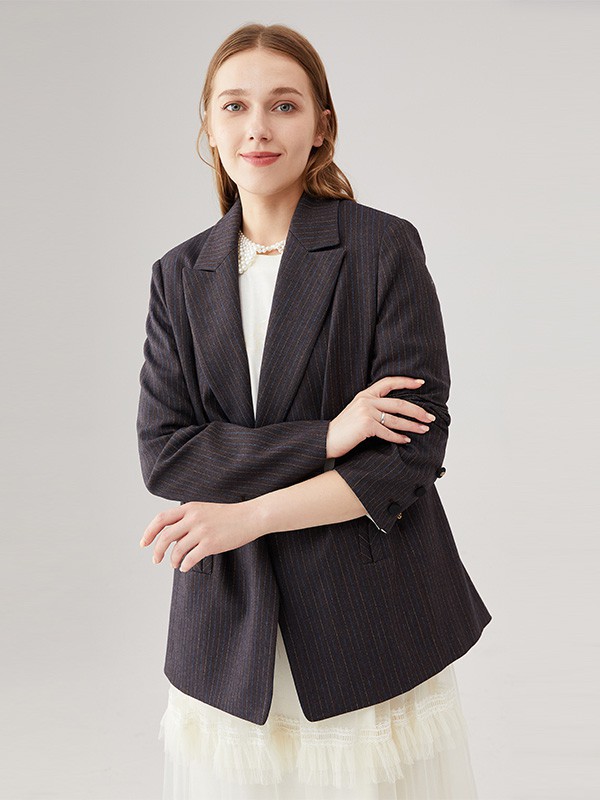 奥蔻女装2022秋冬季黑色西装