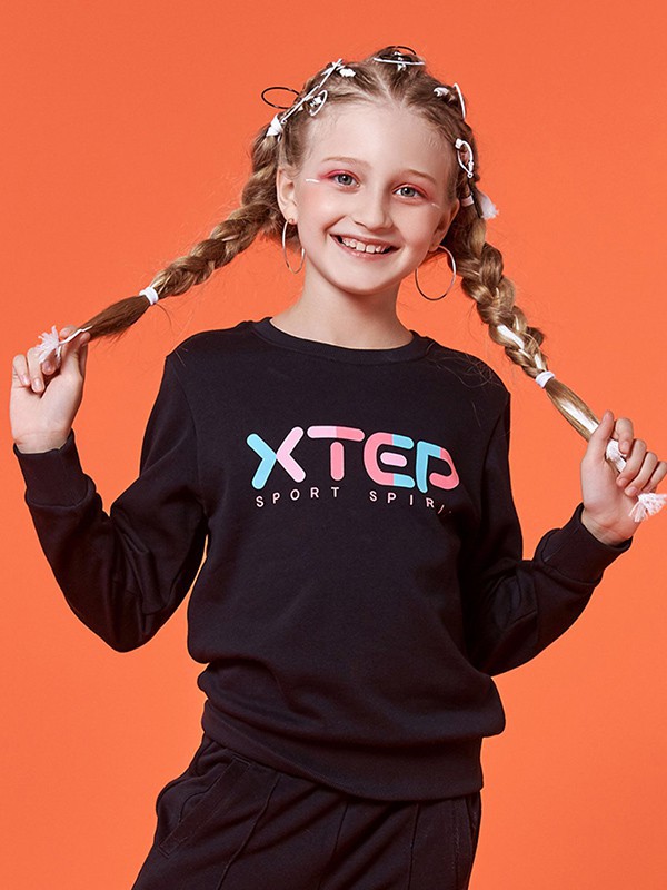 特步儿童2021秋冬季黑色T恤