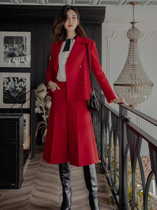 黄慧玲2022秋冬季红色西装