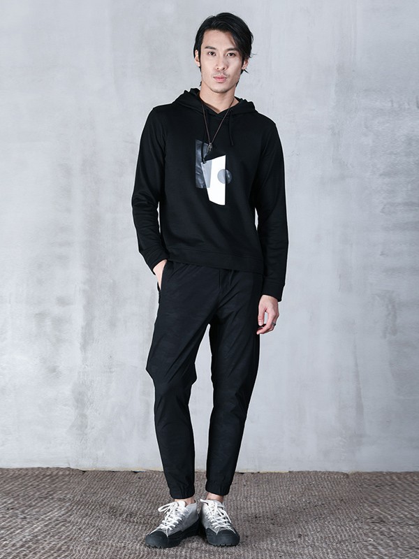 北纬30度男装2022秋冬季黑色卫衣