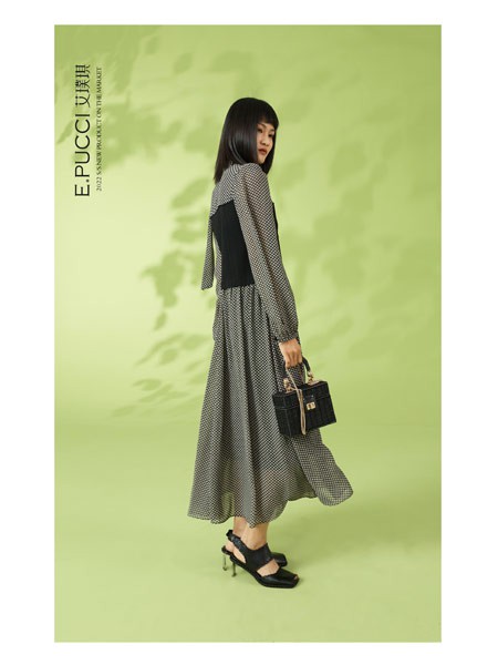 ​艾璞琪女装2022春夏季灰色连衣裙