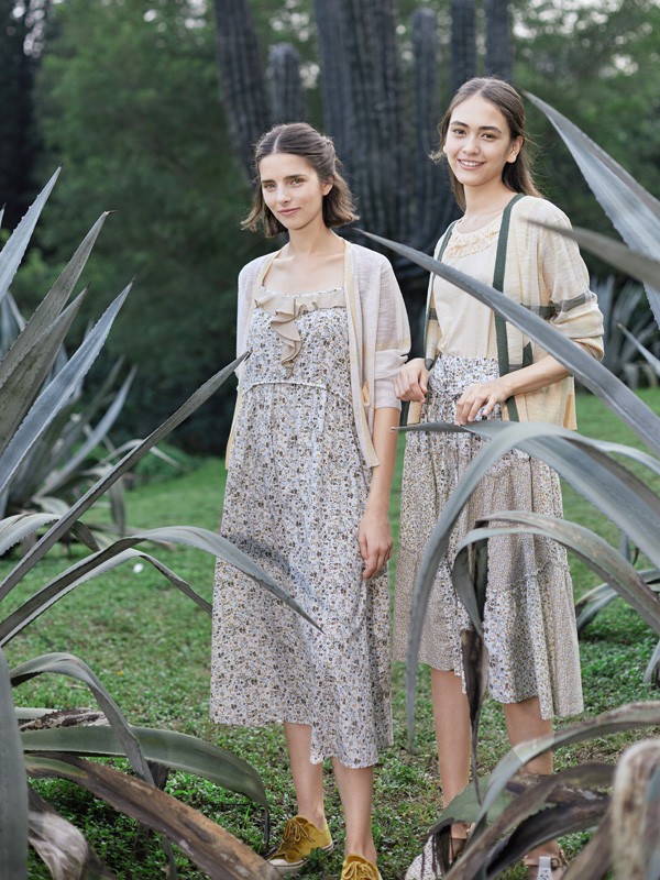 认同女装2022春夏季灰色吊带裙