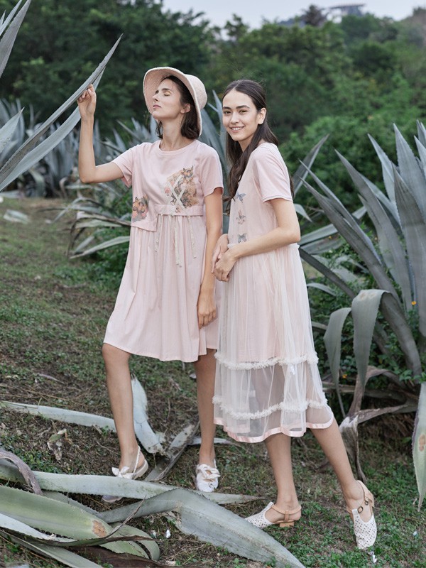 认同女装2022春夏季粉色连衣裙