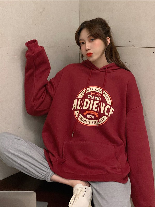 茜扣2022秋冬季酒红色卫衣