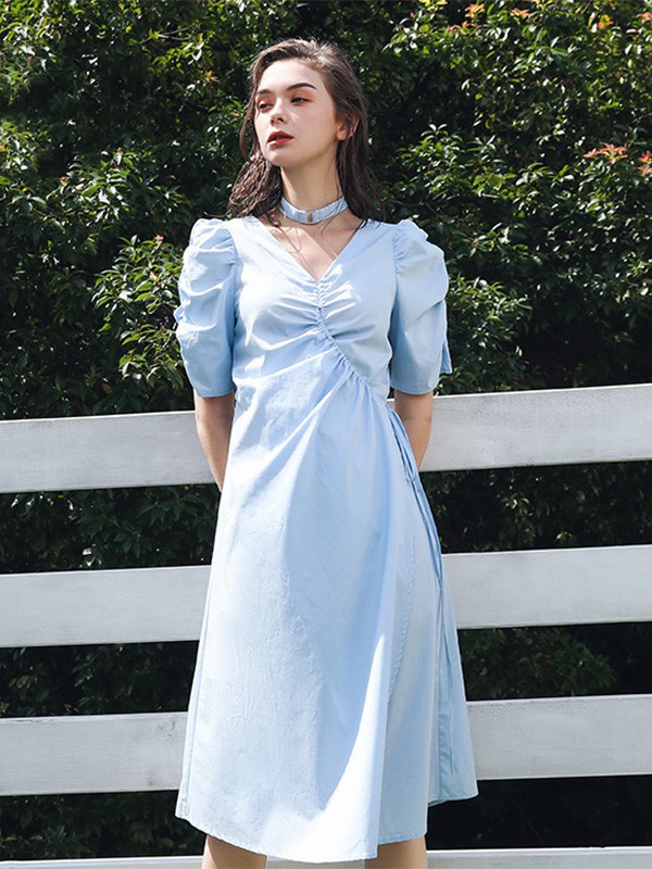 芊素女装2022春夏季蓝色连衣裙
