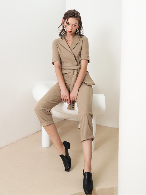 芊素女装2022春夏季卡其色七分裤