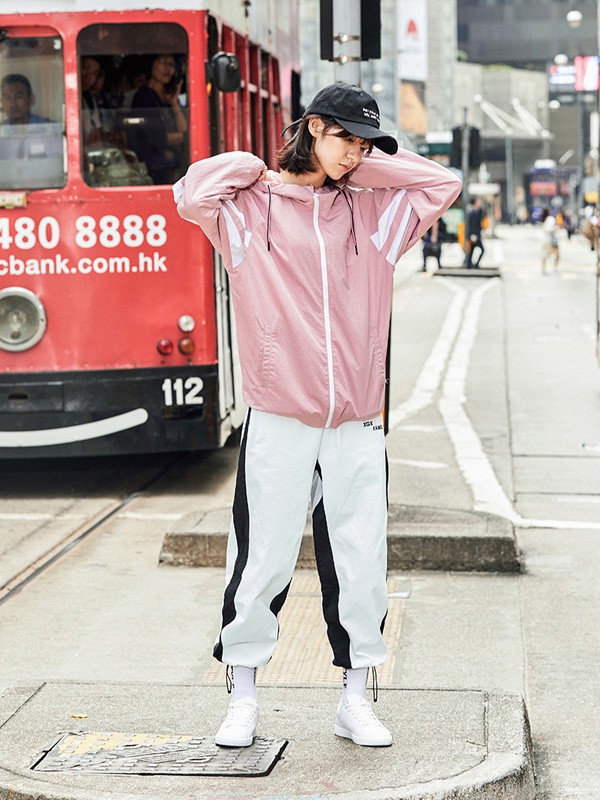 乔丹休闲装2021秋冬季粉色外套