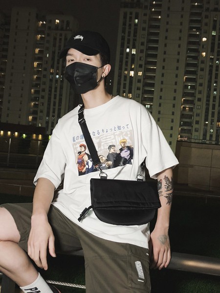 卓伦保罗2022黑色斜挎包