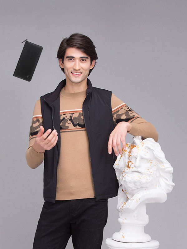 卓凡尼·华伦天奴2022新款箱包皮具