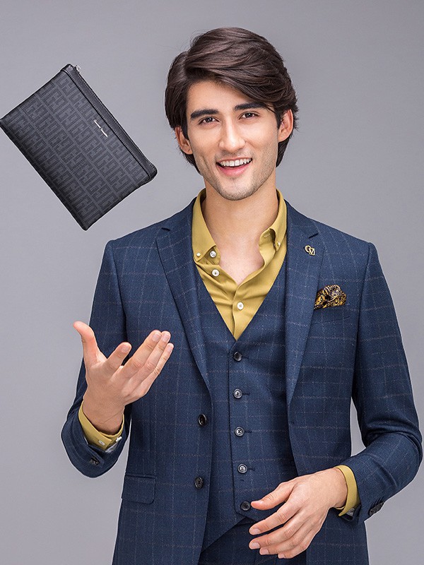 卓凡尼·华伦天奴2022新款箱包皮具