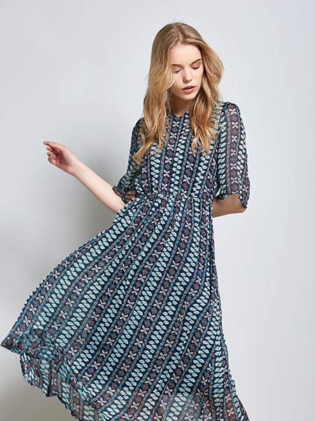 然彩女装2022春夏季藏蓝色连衣裙