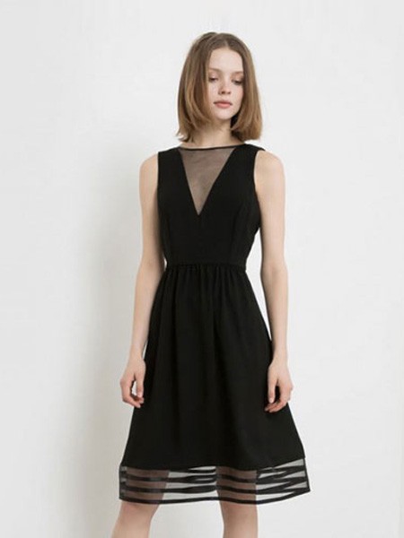 乐都特女装2022春夏季黑色连衣裙