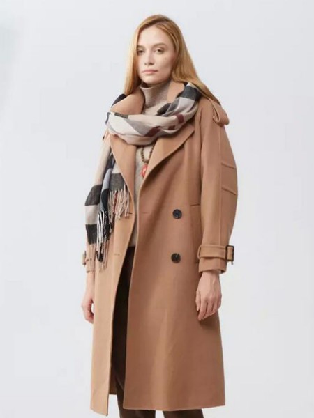 范可儿女装2021秋冬季卡其色大衣