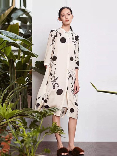 广汇佳女装2022春夏季白色连衣裙