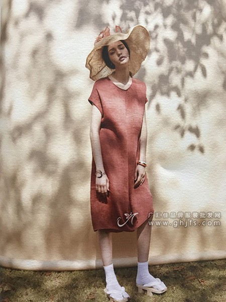 广汇佳女装2022春夏季红色连衣裙