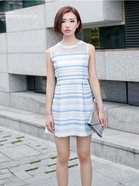 广汇佳女装2022春夏季白色连衣裙