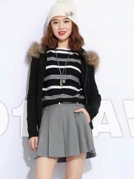 埃芙衣女装2021秋冬季灰色短裙