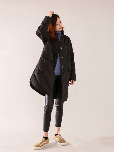 小愚女装2021秋冬季黑色棉服